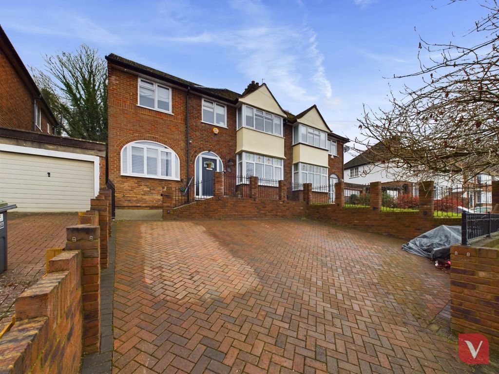 Property photo 1 of 33