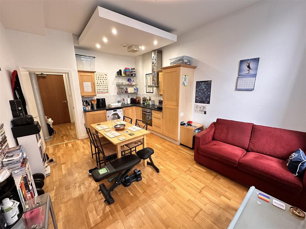 Property photo 3 of 9