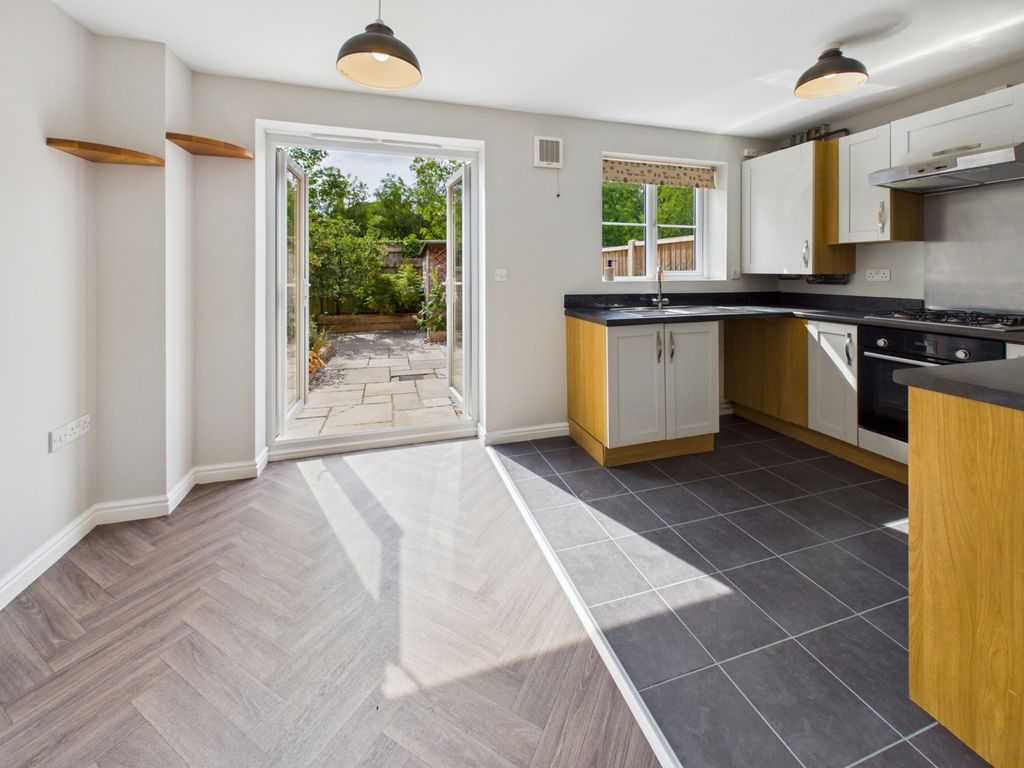 Property photo 3 of 17 Kitchen 2