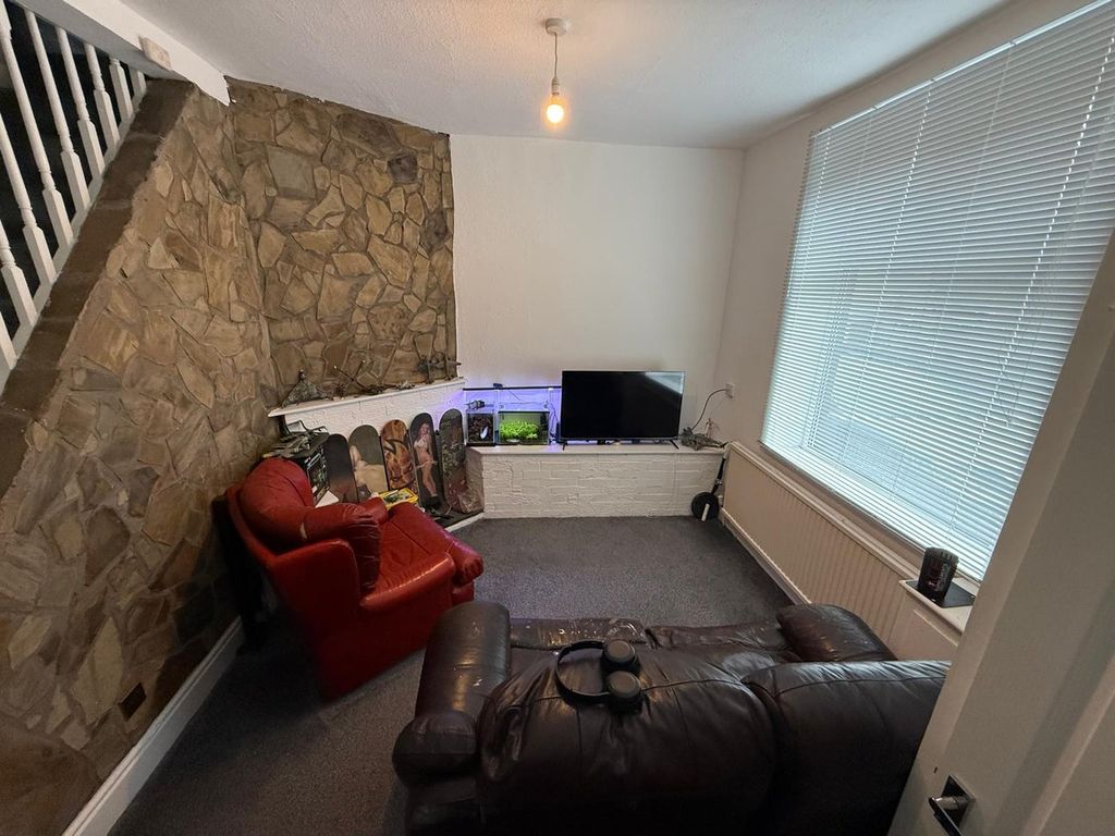 Property photo 3 of 19