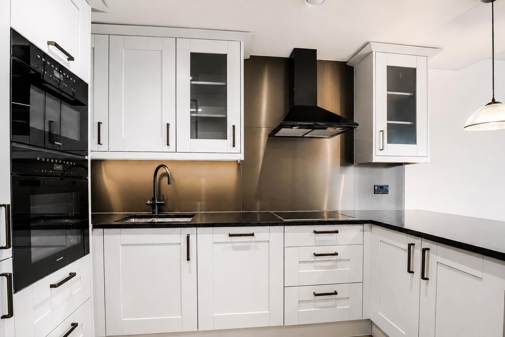Property photo 2 of 10 Photos (10).Png