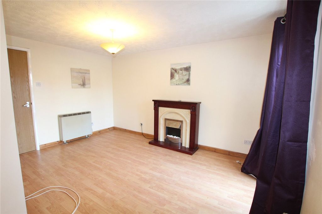 Property photo 2 of 12 Living Room