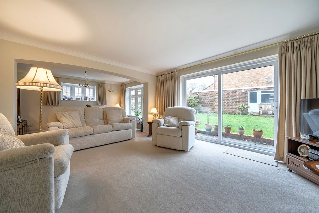 Property photo 3 of 12