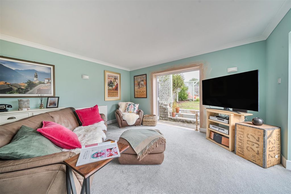 Property photo 2 of 18 1361965-6-68De9E4Cb77Ae.Jpg