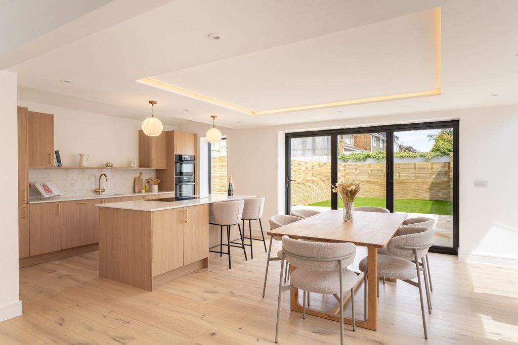 Property photo 1 of 35 4312370