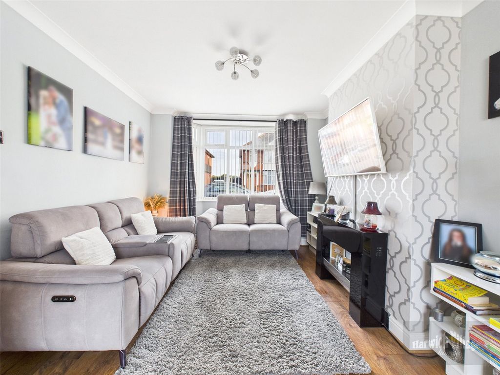 Property photo 2 of 12 Picture No. 13