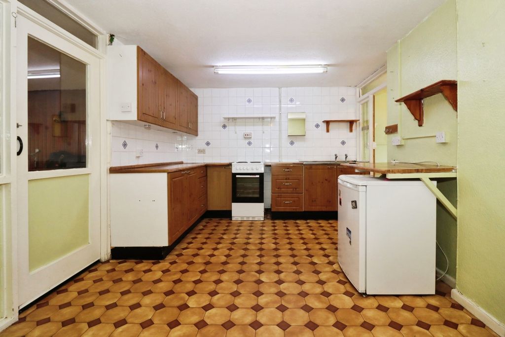 Property photo 3 of 19 Pbox-Img.Jpg