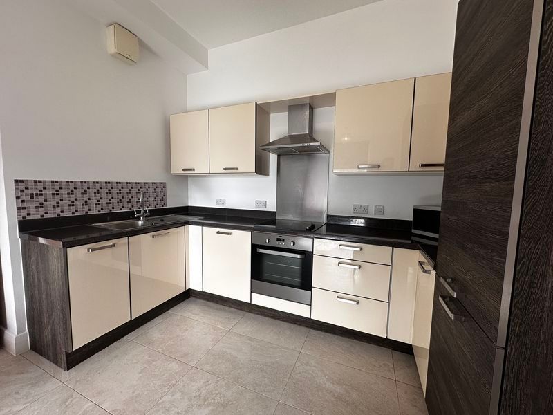 Property photo 2 of 10 Photo 6