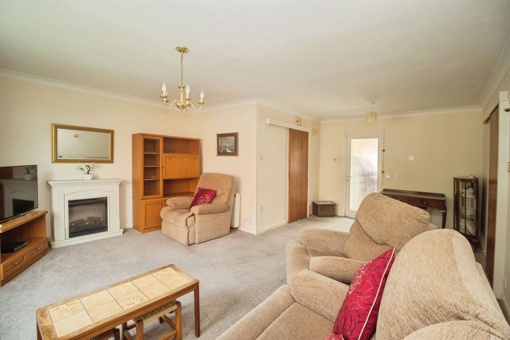 Property photo 2 of 20