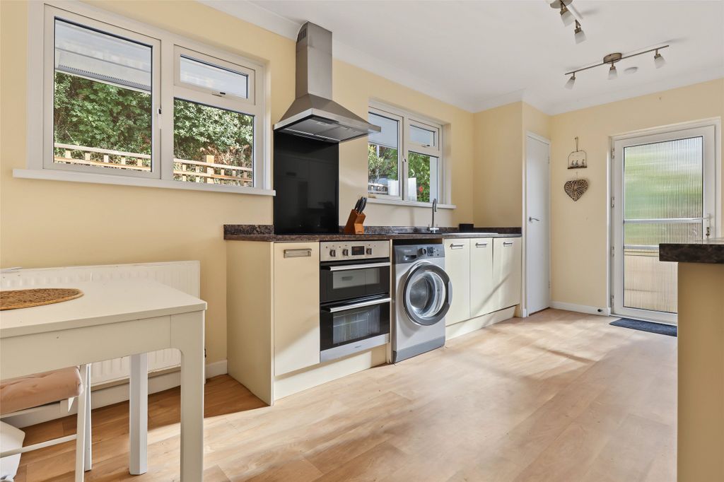 Property photo 3 of 14 Kitchen Diner