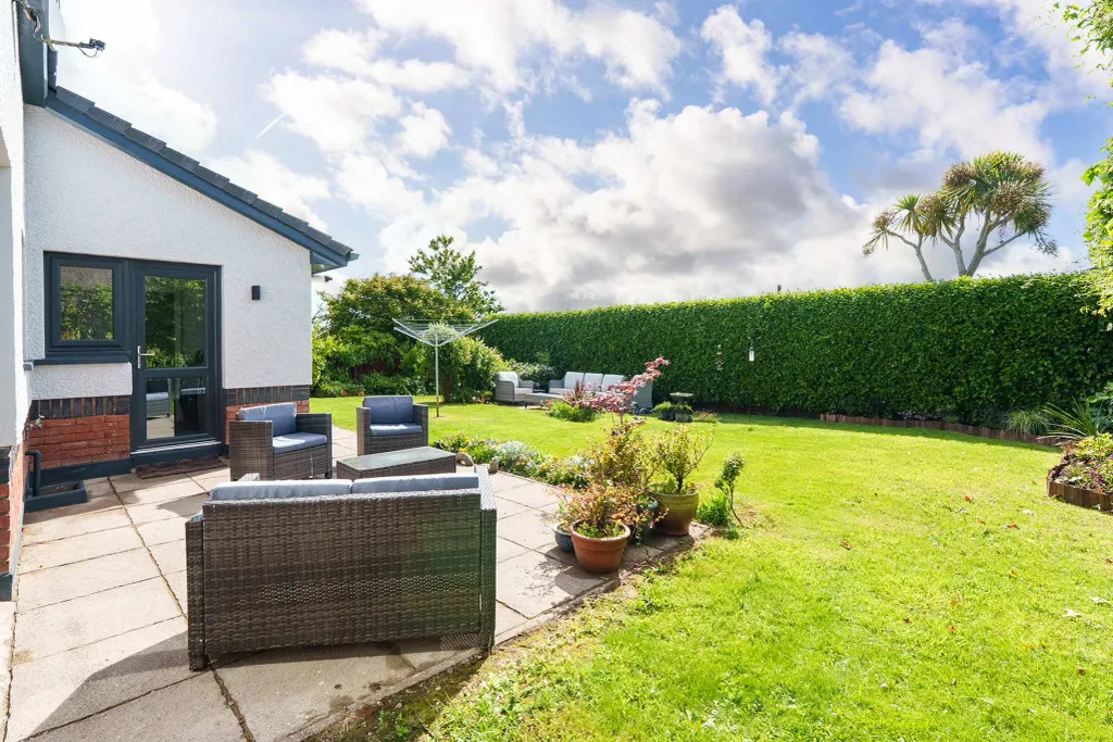 Property photo 2 of 26