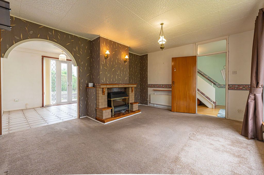 Property photo 3 of 38