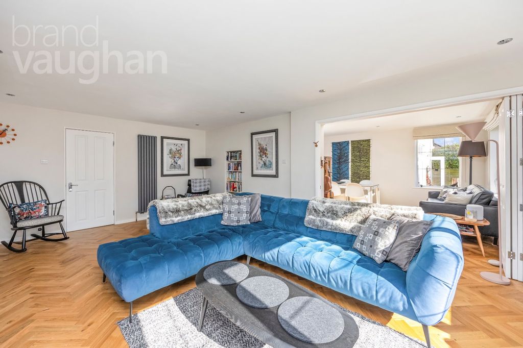 Property photo 3 of 35 Picture No. 51