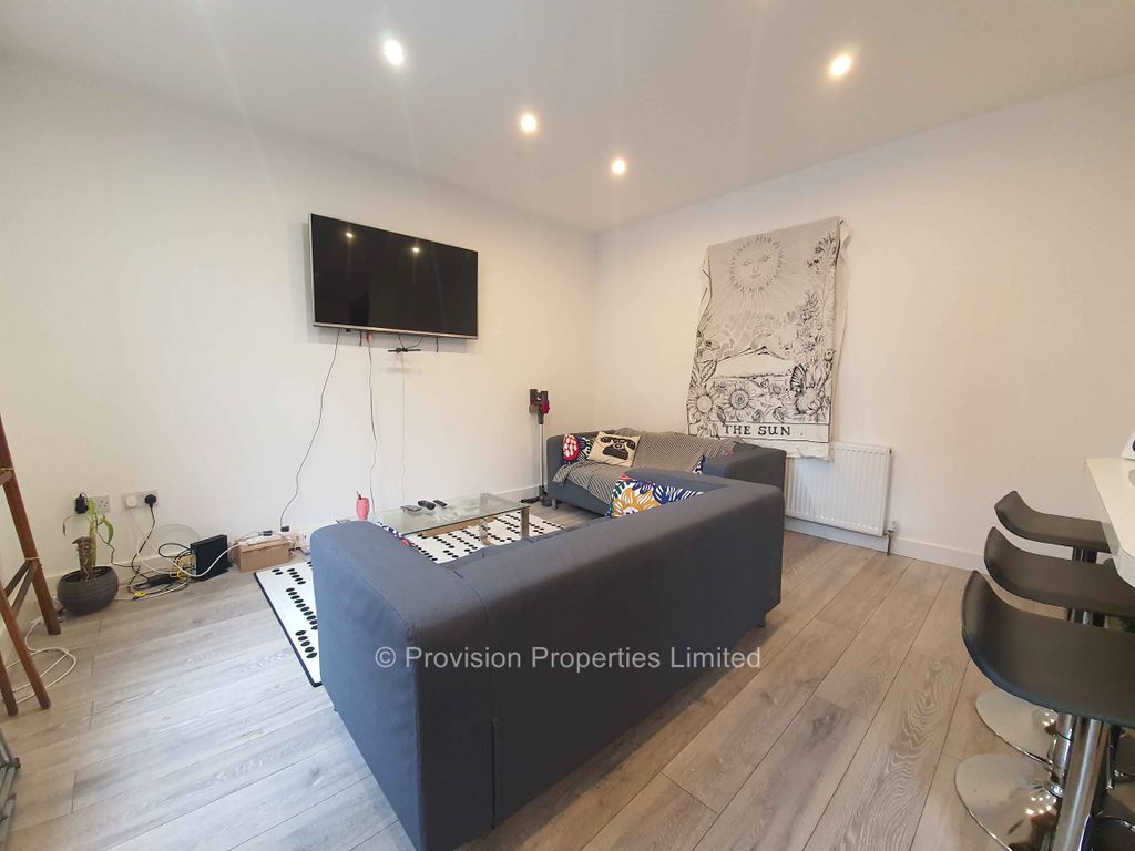 Property photo 2 of 14 Photo