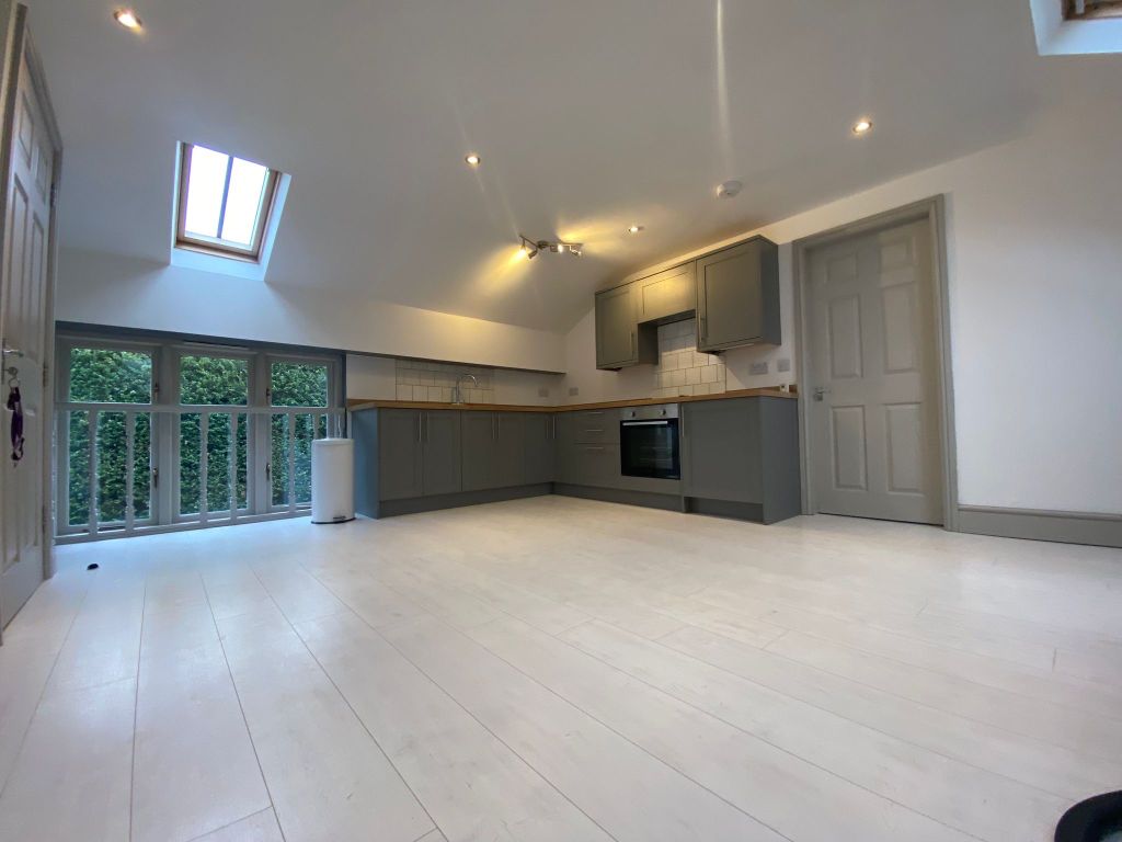 Property photo 2 of 7 Kitchen