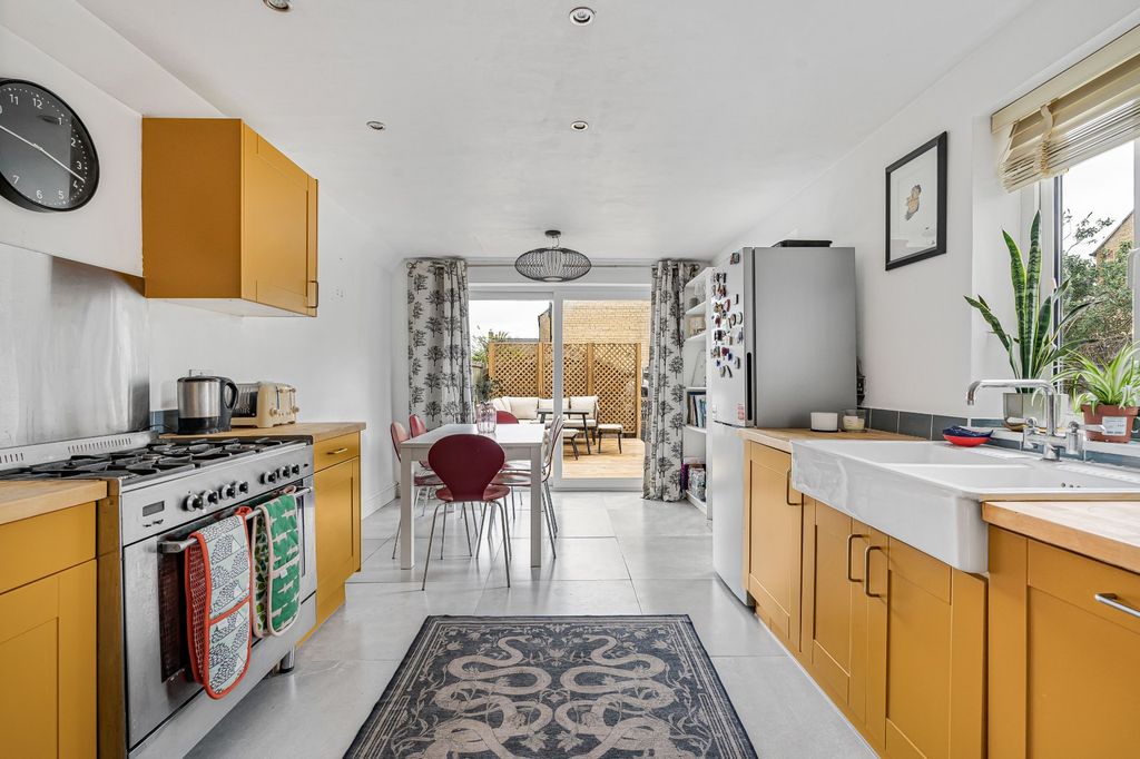 Property photo 2 of 18 Picture No. 10