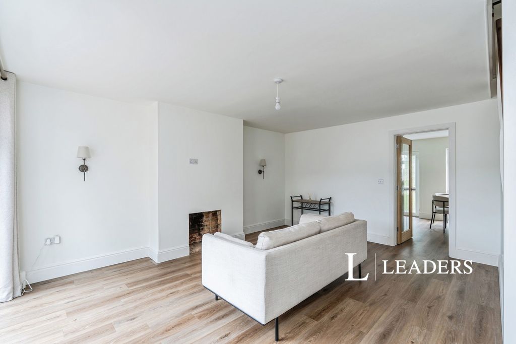 Property photo 3 of 11 Pbox-Img.Jpg