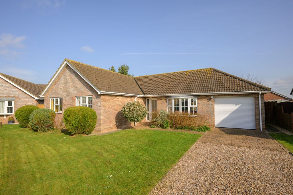 Property photo 1 of 27