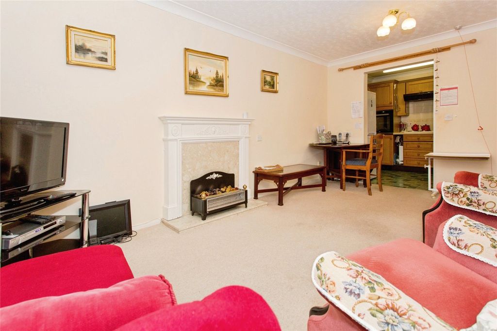Property photo 2 of 11 Living Room