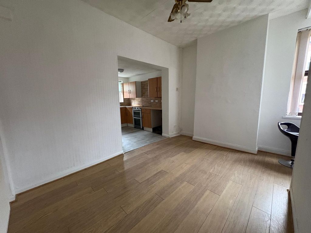 Property photo 3 of 9 Gallery
