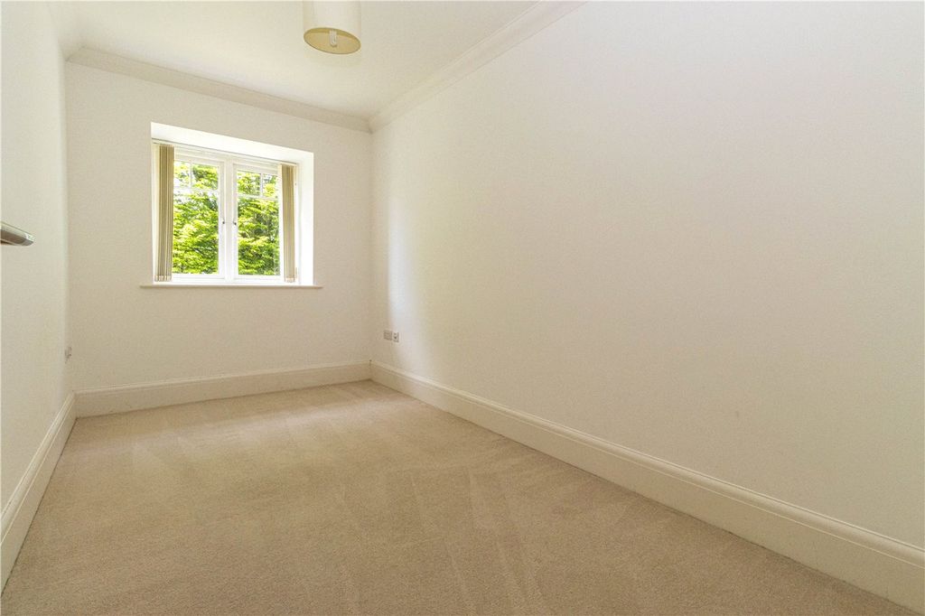 Additional image 8 of 2 bed flat for saleLeyton Road, Harpenden, Hertfordshire AL5