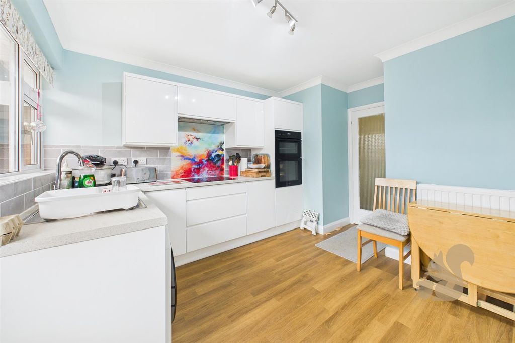 Property photo 2 of 14 Kitchen
