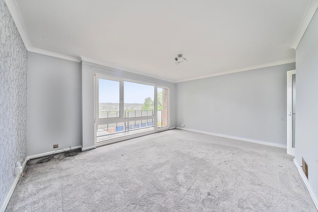 Property photo 1 of 15 Living Space