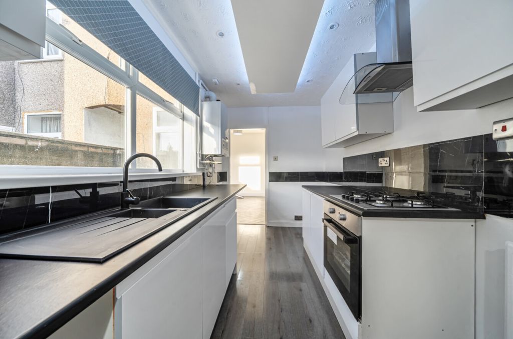 Property photo 3 of 21 1388097-20-6933045B612B3