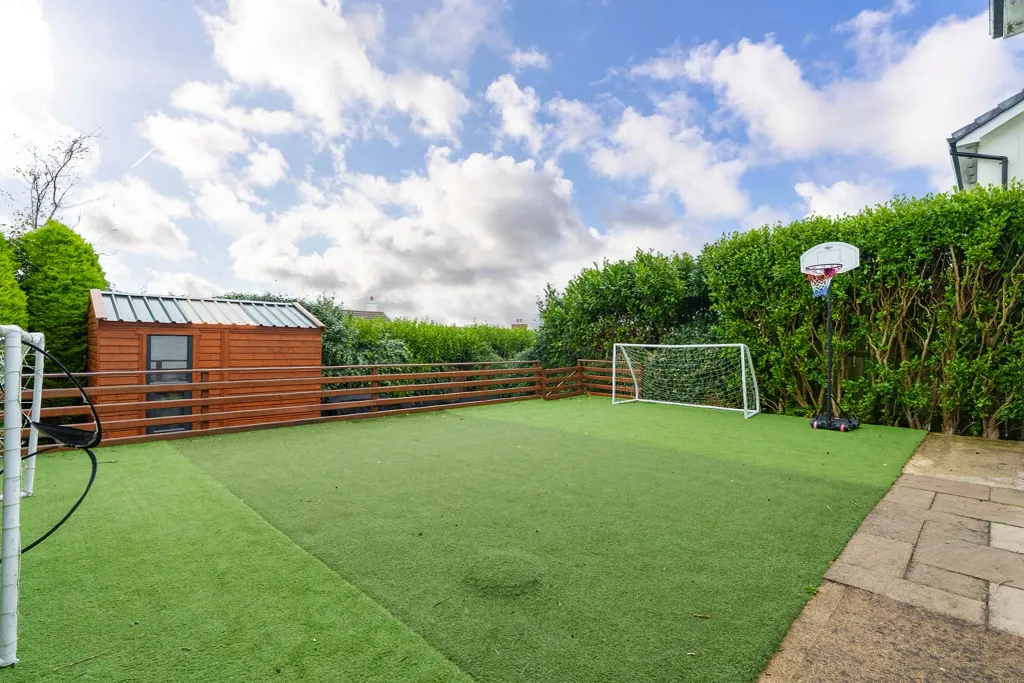 Property photo 2 of 22