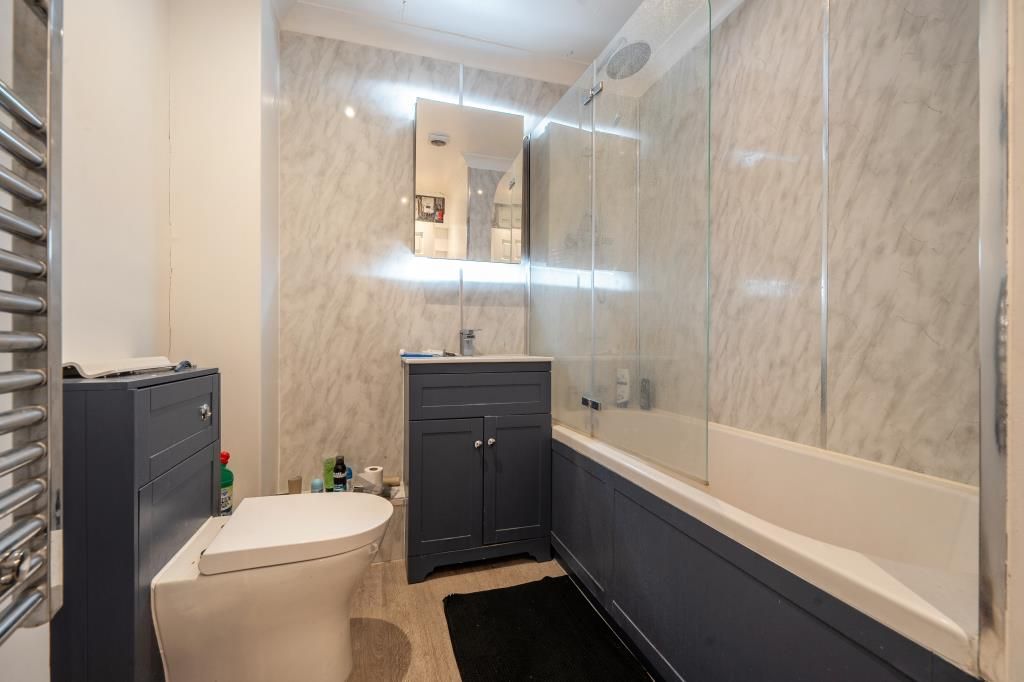 Property photo 3 of 16 Bathroom