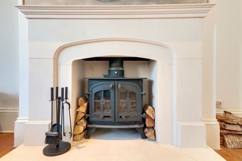 Property photo 3 of 14 Log Burner