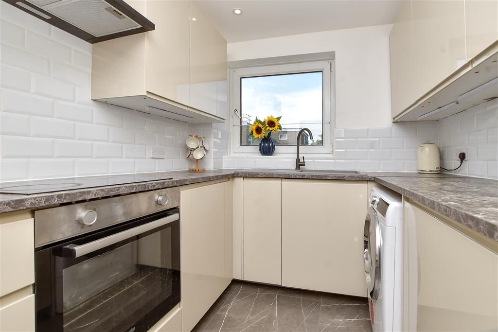 Property photo 3 of 15 Kitchen