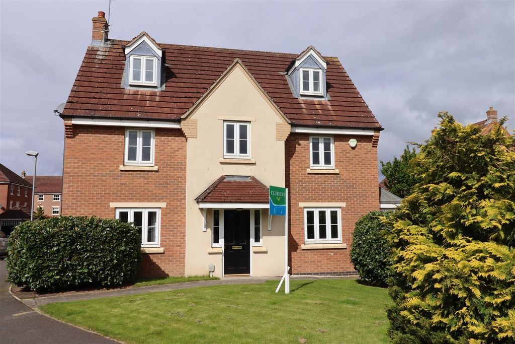 Property photo 1 of 18 14 Harewood Main.Jpg