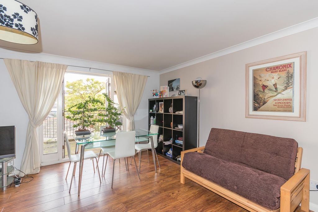 Property photo 3 of 10