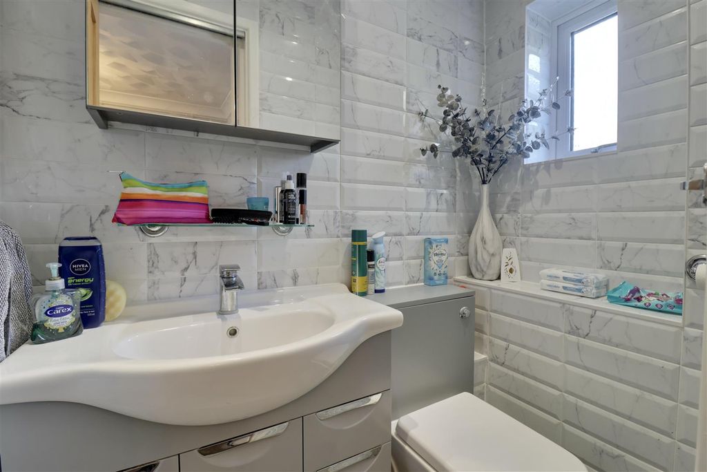 Property photo 3 of 17 43D524E1-F510-4B4A-9820-8A3F1165E3D1_1_201_A.Jpeg