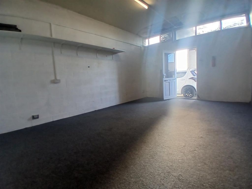 Property photo 2 of 6 20251117_120815.Jpg