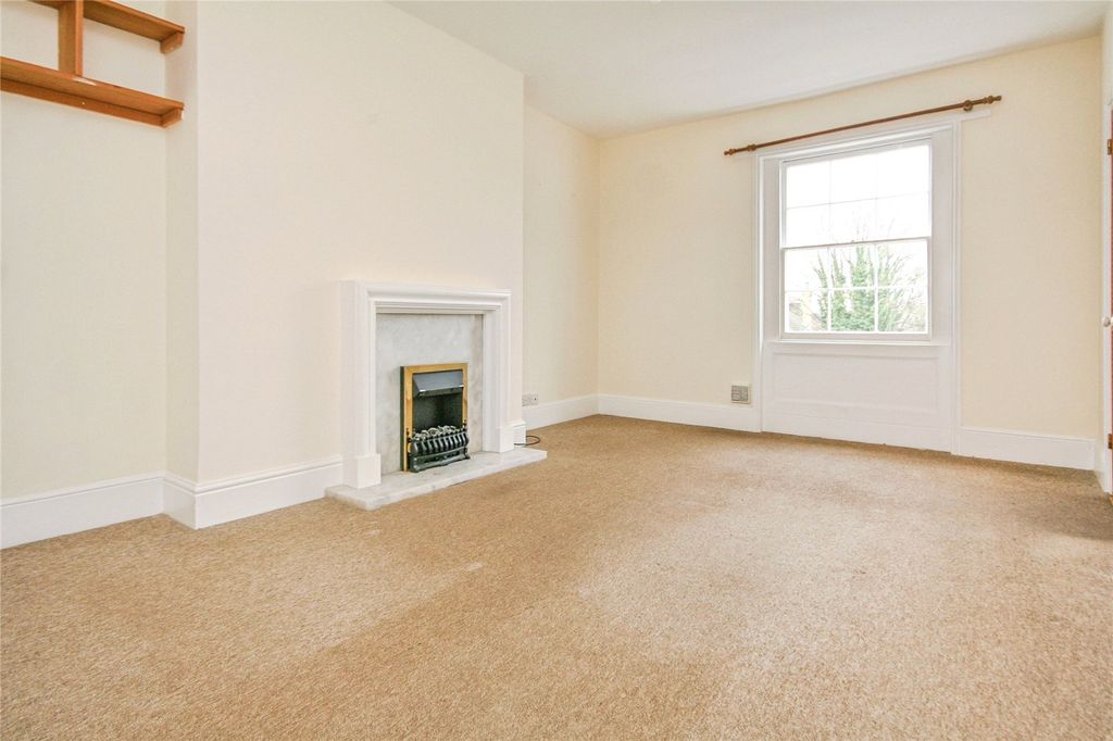 Property photo 3 of 8 Picture No. 21