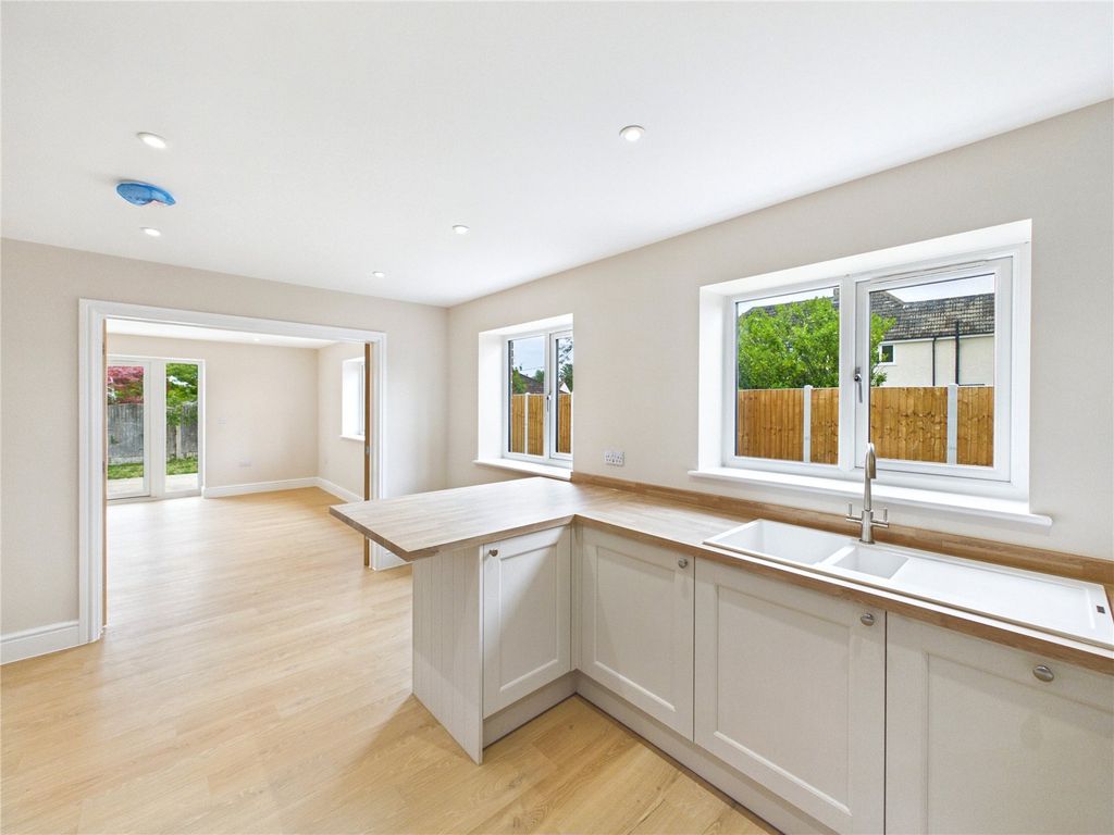 Property photo 2 of 14 Picture No. 18