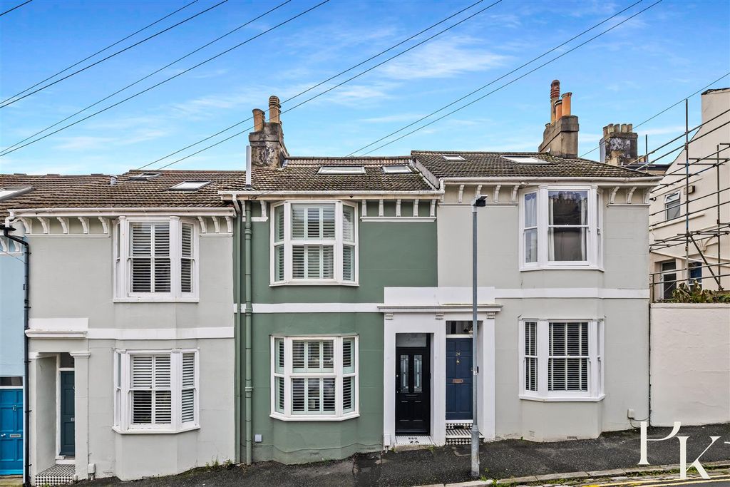 Property photo 1 of 26 Exterior