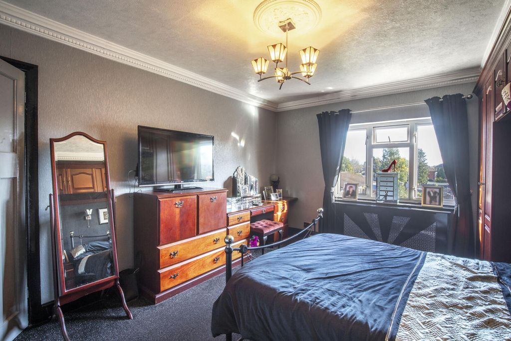 Additional image 14 of 3 bed semi-detached house for saleCoulsdon Road, Coulsdon CR5