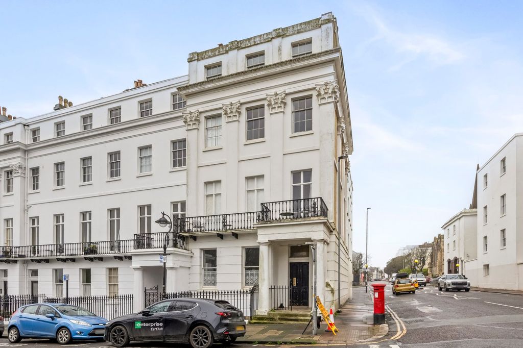 Additional image 42 of 3 bed flat for saleSussex Square, Brighton, East Sussex BN2