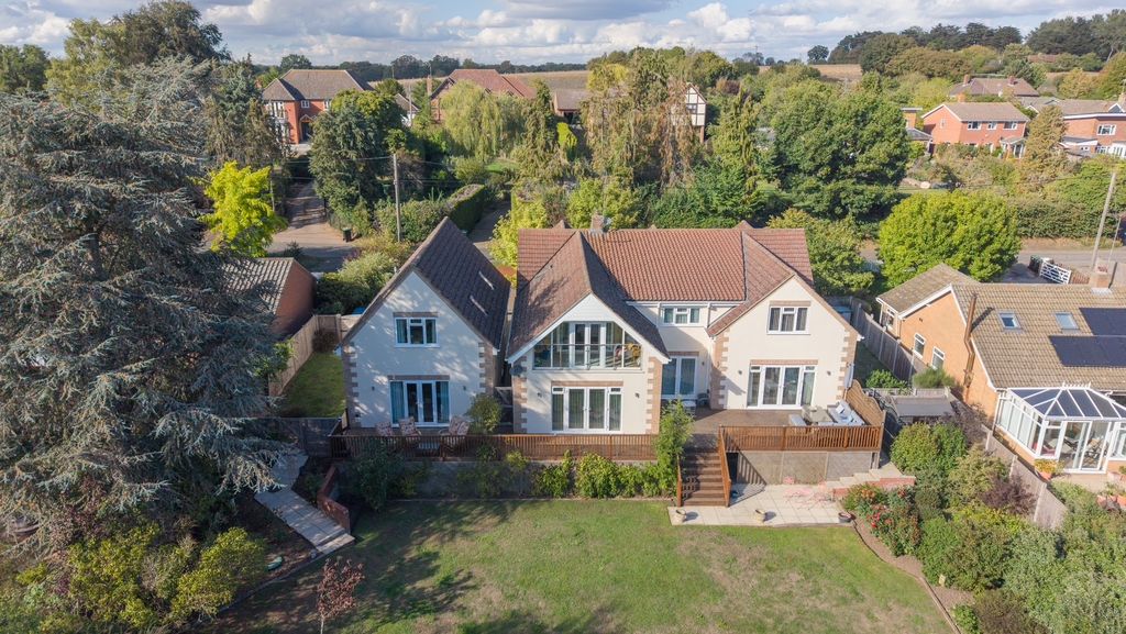 Property photo 2 of 34