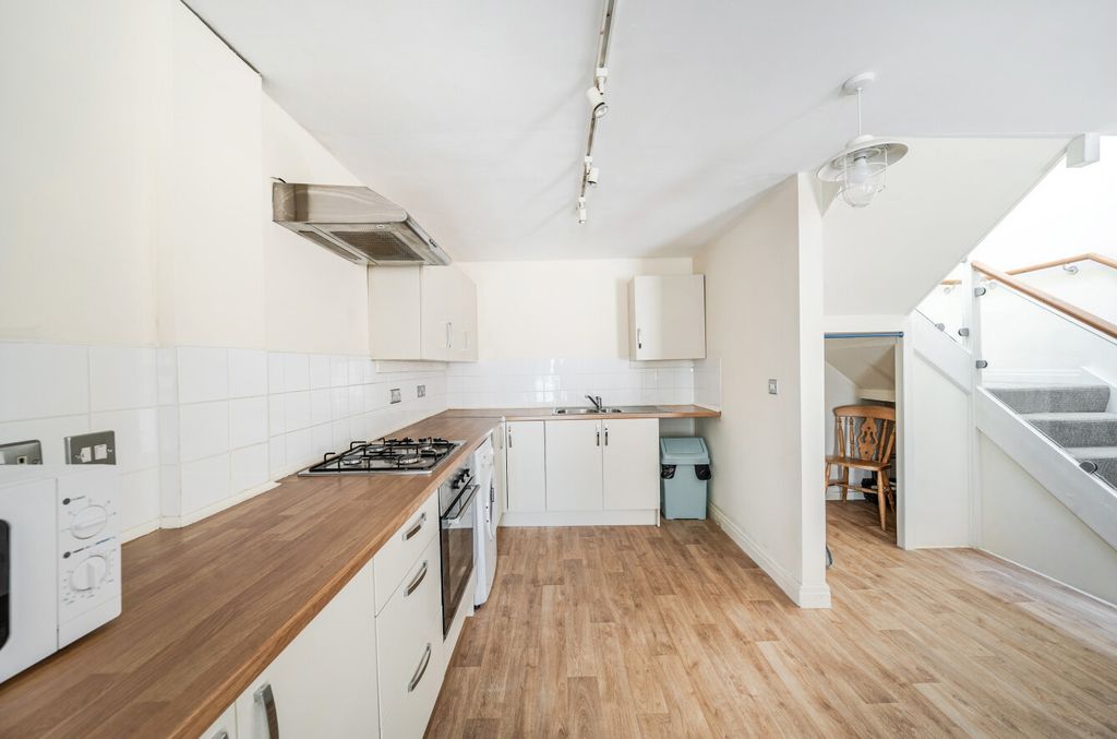 Property photo 2 of 12 1438996-3-69d7E34...