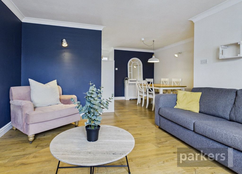 Property photo 2 of 23 Picture No. 21