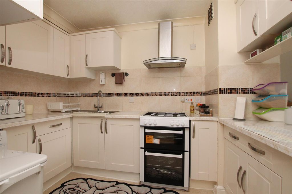 Property photo 3 of 8 Kitchen.Jpg