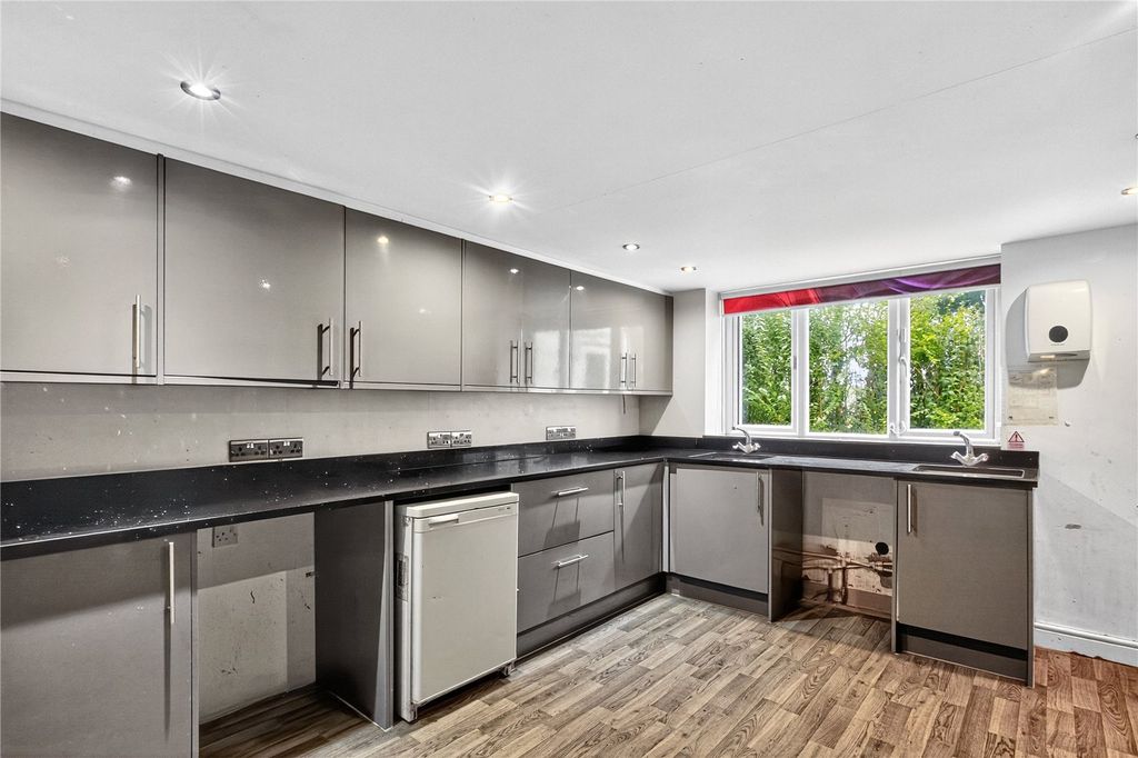 Property photo 3 of 42 Picture No. 32