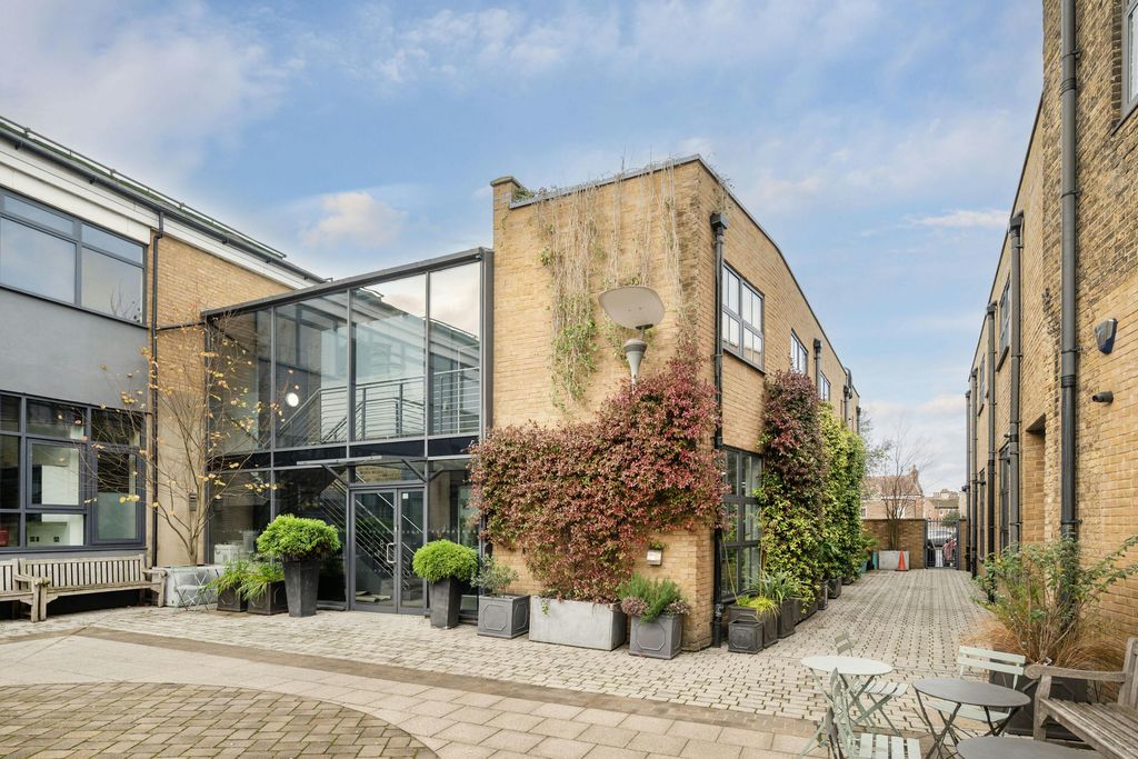 Property photo 3 of 9 P20.Jpg