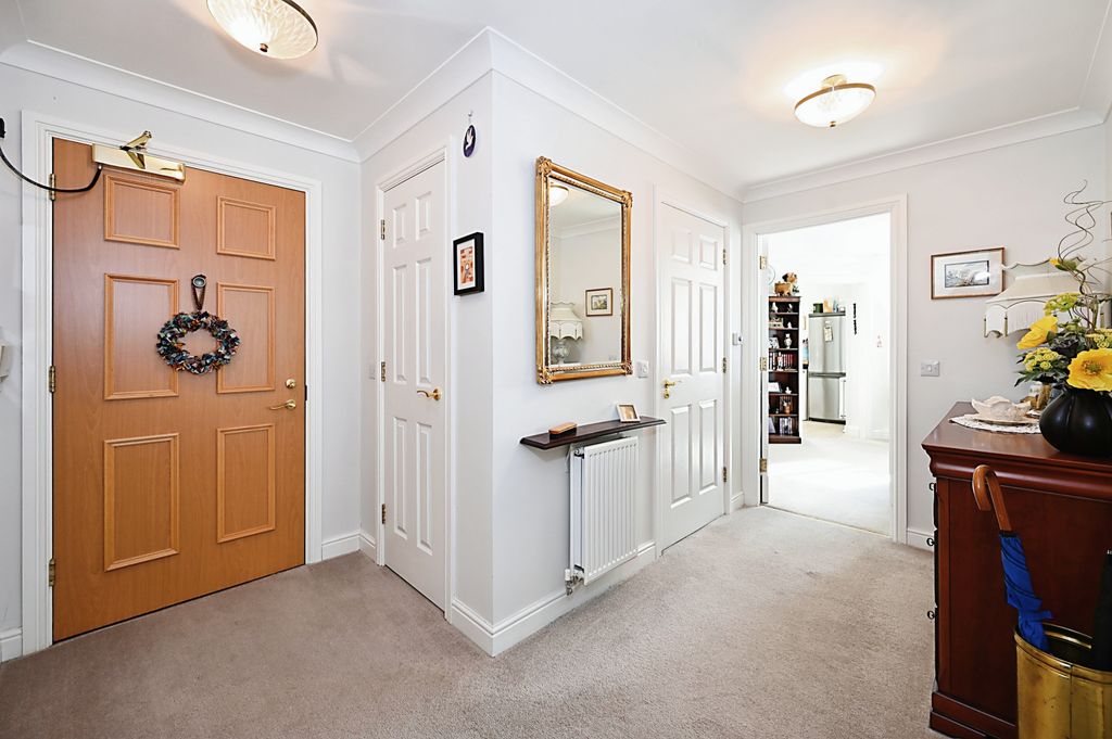 Property photo 2 of 16 Entrance Hallway