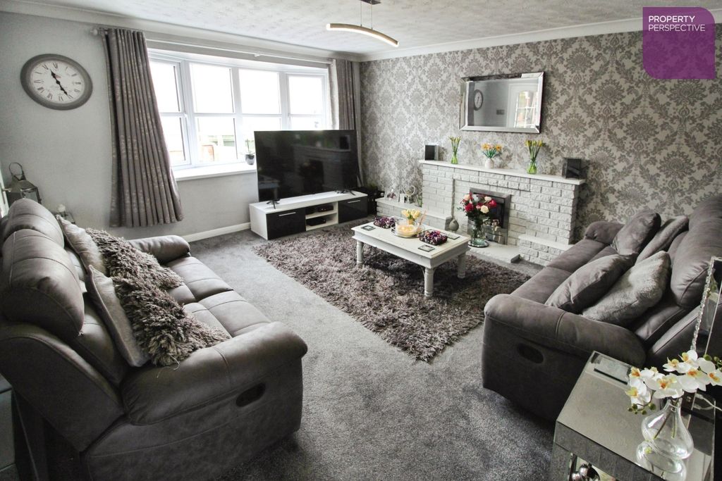 Property photo 2 of 10 Lounge