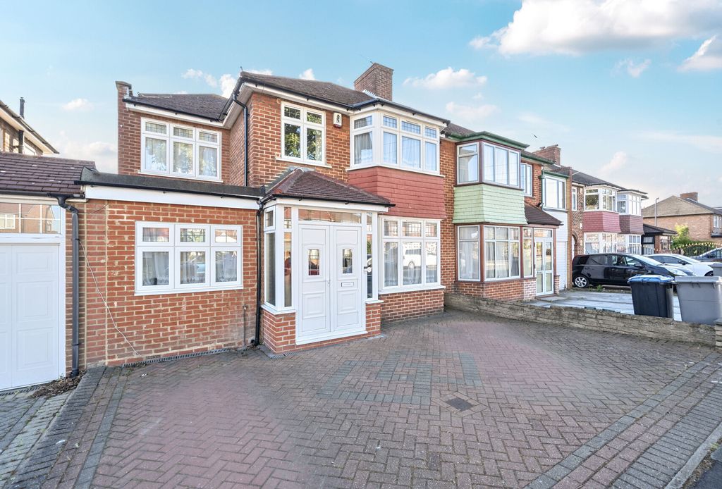 Property photo 3 of 14 1296877-29-682E13...